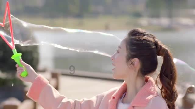 逃离违建房屋
