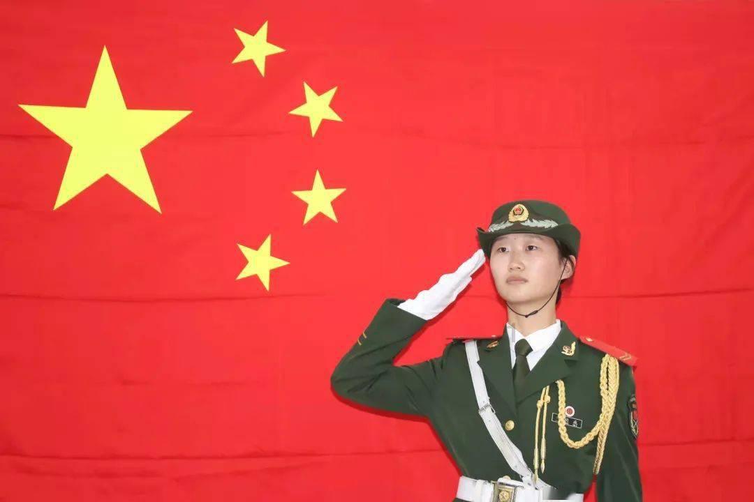 这是奔驰哪一款，详细一点，最好配置也说一下！游戏画面