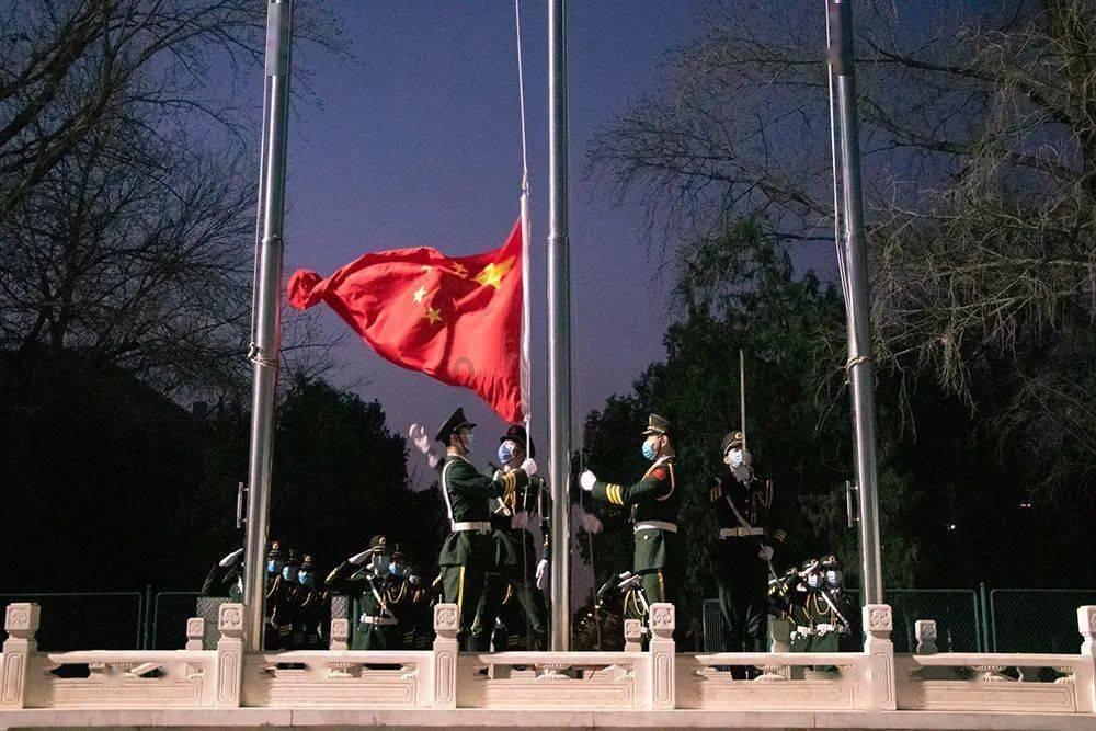 沈阳早市买鱿鱼片被收700元，当地：追回，取消商贩营业资格