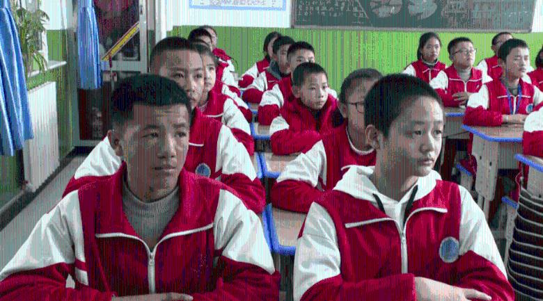 邻居在我备考和干家务活当中吵得我情绪失控？游戏画面