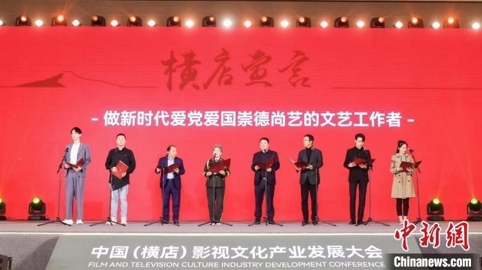 因《星光大道》爆红，被骂滚出娱乐圈，盲人歌手杨光经历了什么