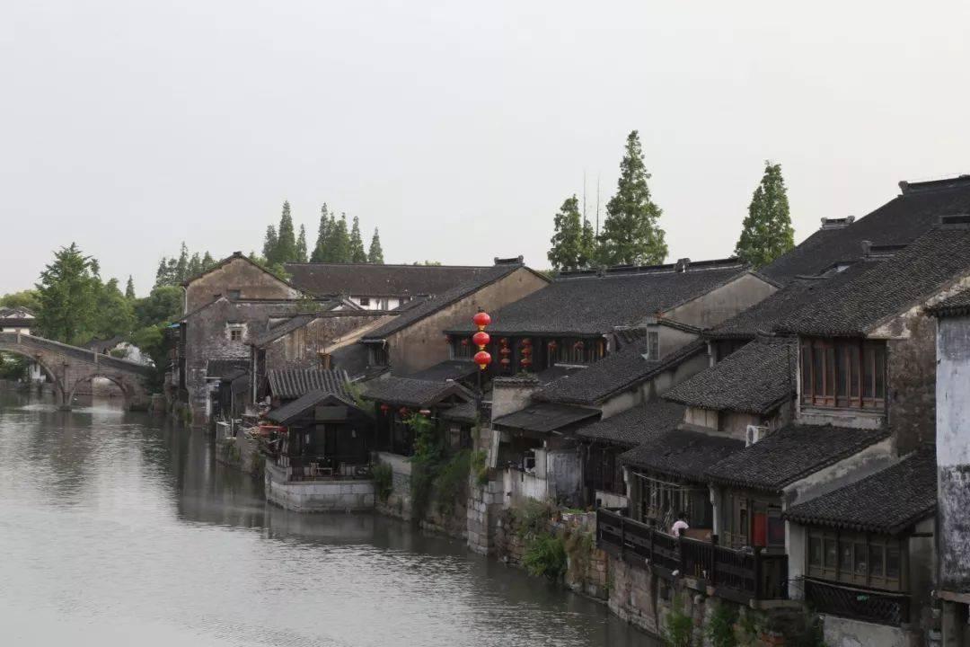 逃出华丽的房子