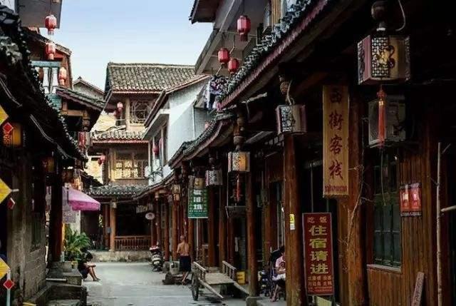 48年辽沈战役,国军参谋长最后时刻逃离:10年后却被突然炸死
